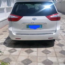 Toyota Sienna 2015