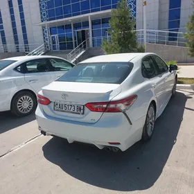 Toyota Camry 2018