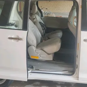 Toyota Sienna 2012