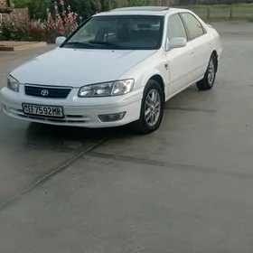 Toyota Camry 1999