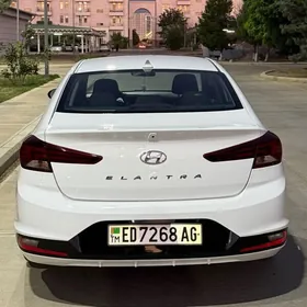 Hyundai Elantra 2020