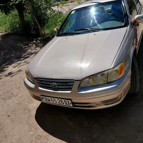 Toyota Camry 1999