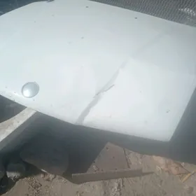 Shroky Kapot 95bmw