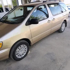 Toyota Sienna 1999