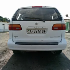 Toyota Sienna 1999