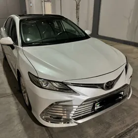Toyota Camry 2019