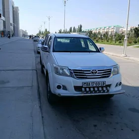 Toyota Hilux 2011