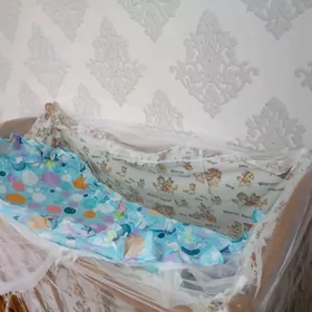 кровать