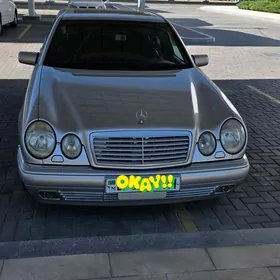 Mercedes-Benz W212 1999