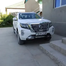Nissan Navara 2024