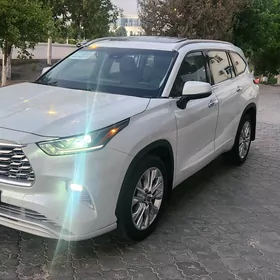 Toyota Highlander 2021