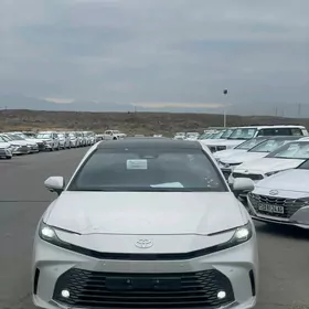 Toyota Camry 2025
