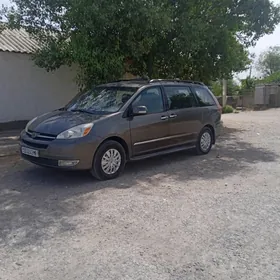 Toyota Sienna 2004