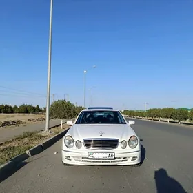 Mercedes-Benz E320 2003