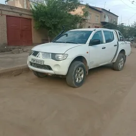 Mitsubishi L200 2007
