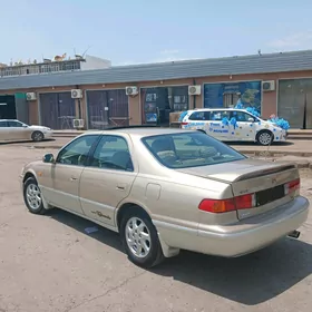 Toyota Camry 2001