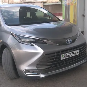 Toyota Sienna 2021