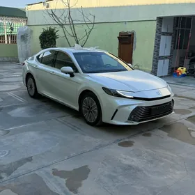 Toyota Camry 2025