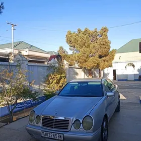 Mercedes-Benz E320 1999