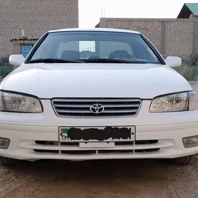 Toyota Camry 2000