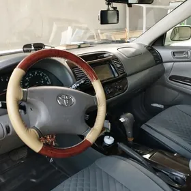 Toyota Camry 2004