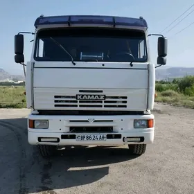 Kamaz 6520 2015