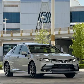 Toyota Camry 2022
