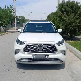 Toyota Highlander 2021
