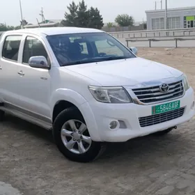 Toyota Hilux 2015
