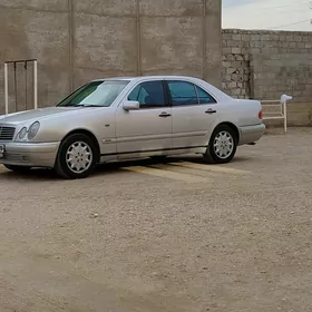 Mercedes-Benz E320 1999