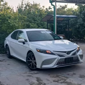 Toyota Camry 2022