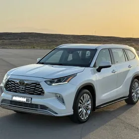 Toyota Highlander 2020