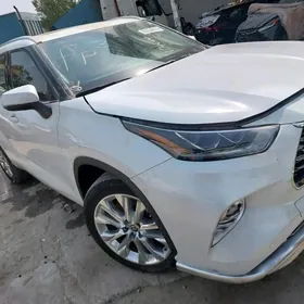 Toyota Highlander 2022