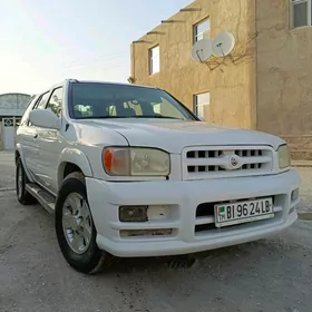 Nissan Pathfinder 2000