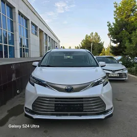 Toyota Sienna 2022