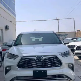 Toyota Highlander 2021