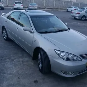 Toyota Camry 2004