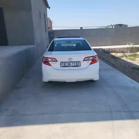 Toyota Camry 2013