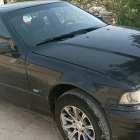 BMW 320 1992