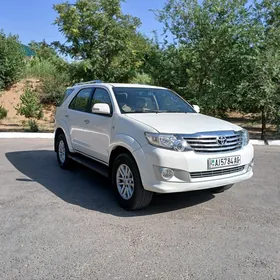 Toyota Fortuner 2014