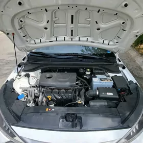 Hyundai Elantra 2019