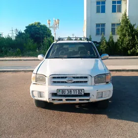 Nissan Pathfinder 2002