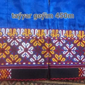taýyar keşdeli geýimleri