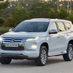 Mitsubishi Pajero 2020