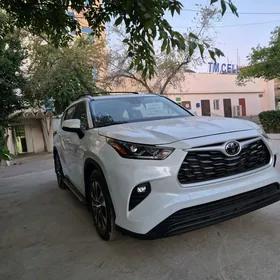 Toyota Highlander 2022