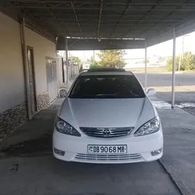 Toyota Camry 2004
