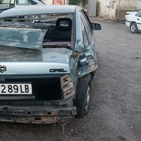 Opel Vectra 1990