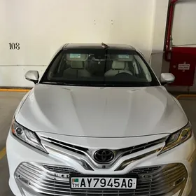 Toyota Camry 2018
