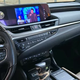 Lexus ES 350 2019