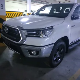 Toyota Hilux 2025